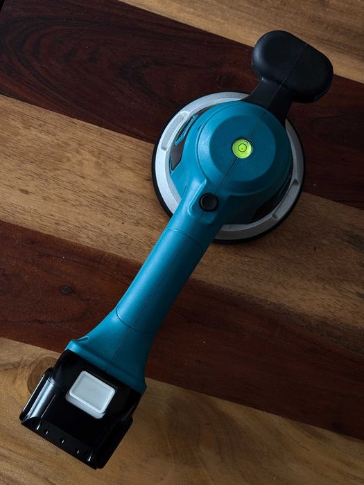 Solidny wibrator glazurniczy na baterie Makita LXT 18V do kafli płytek