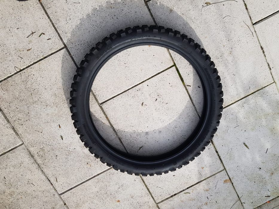 Pneus BRIDGSTONE para moto