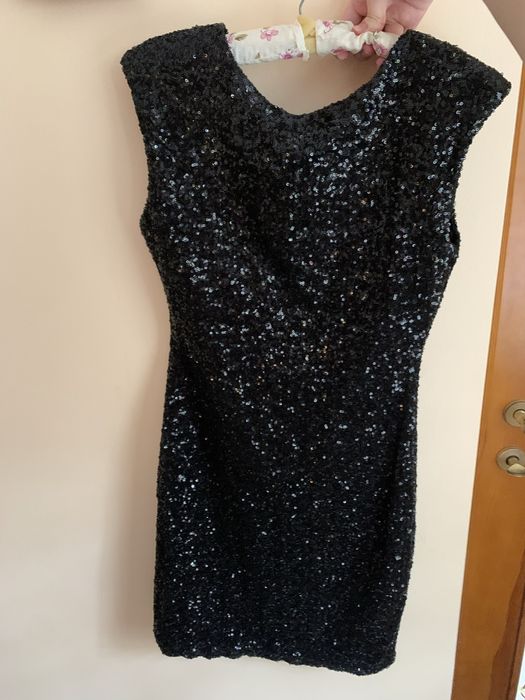 Плаття в паєтки чорне