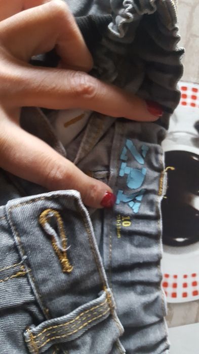 Calças variadas de criança