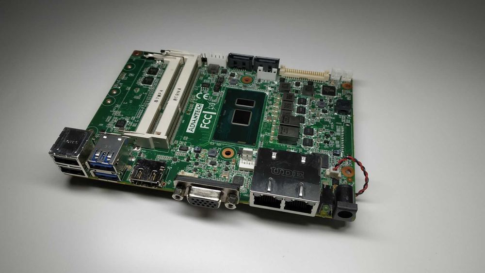 Mini PC CPU I5-6gen 2x LAN Intel RAID Zasilacz 12V w komplecie