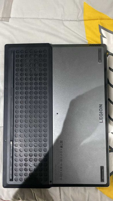 Lenovo Legion Y740 i7‑9750H RTX 2070 Max‑Q — para peças / reparação