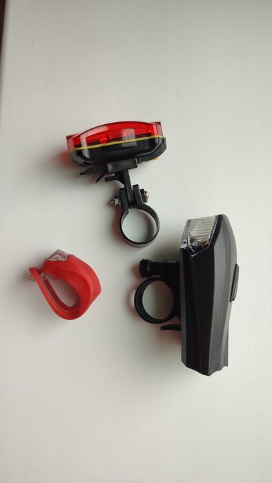 Фонарь и два задних стоп габарита