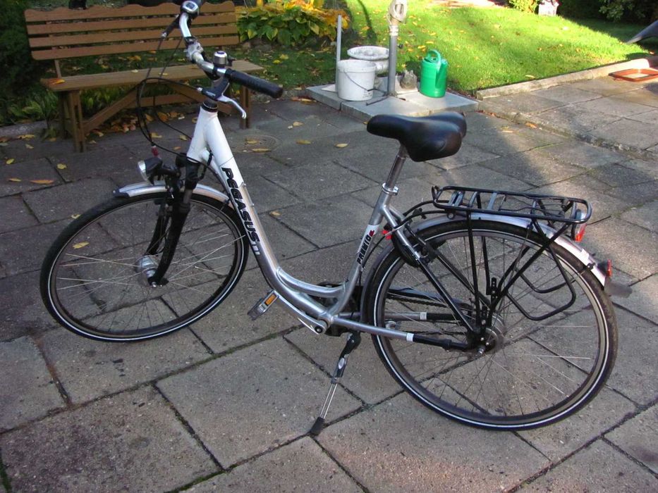 Rower miejski damka Pegasus duże koła 28" - 8 biegów - amortyzator - rama aluminiowa
