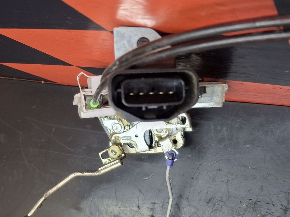 Fechadura / fecho porta frente direito MITSUBISHI Fuso