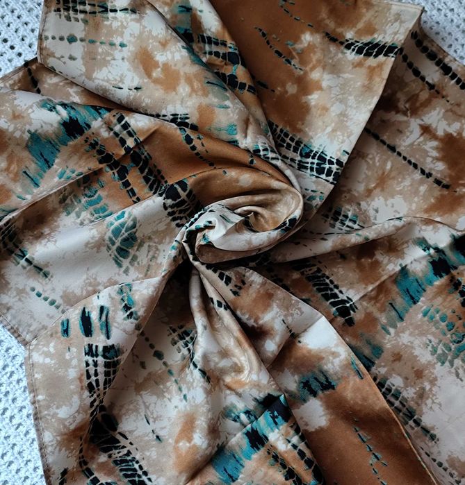 H&M camel szmaragdowa zielona czarna apaszka chustka wzory print