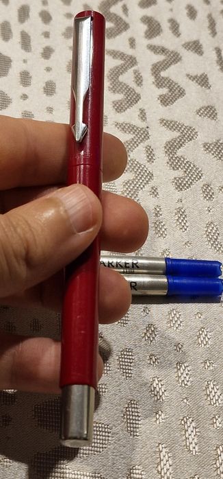 Caneta Parker Vermelha com 2 recargas