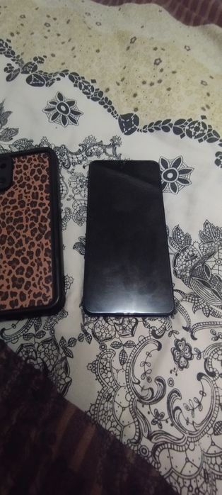 Телефон самсунг а31-4.128 хороший.