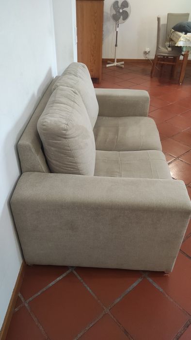 Sofa 2 lugares em bom estado.