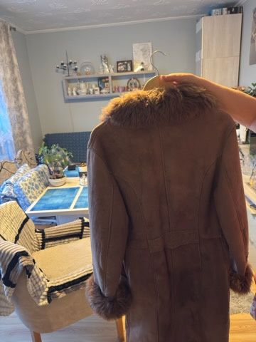 Kożuszek damski jasny brąz.