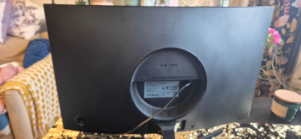 Monitor Samsung 24" curved 144Hz 4ms