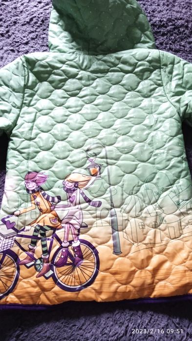 Продам куртку весна осінь.