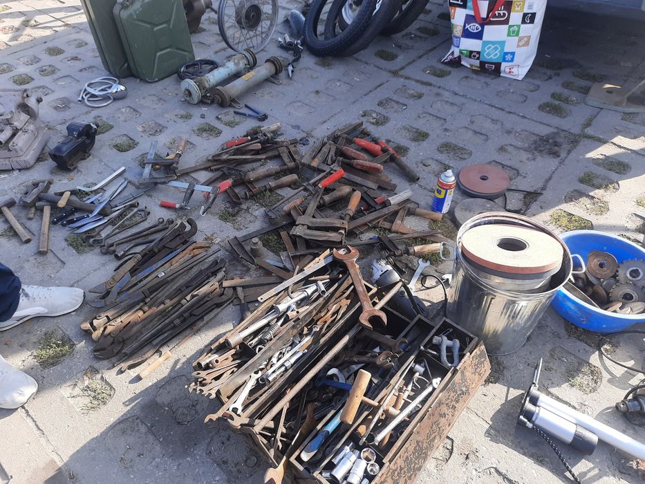 Sprzątanie Skup złomu , scinki budowlane instalacje kabli kable
