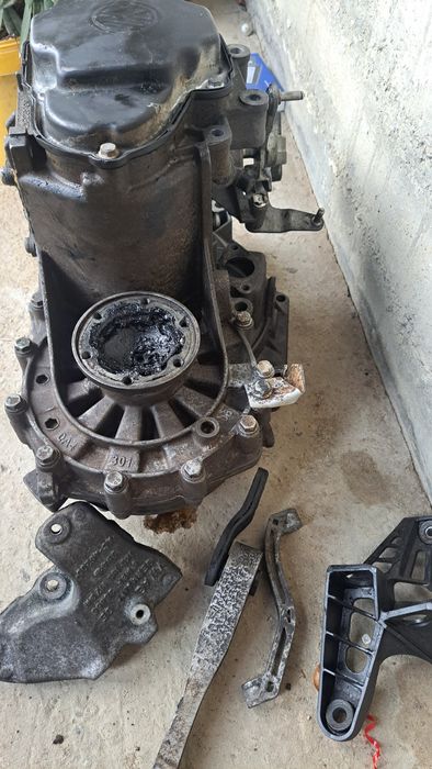 Коробка 1.9 вольсваген кадді .