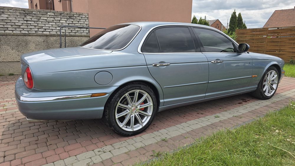 Jaguar XJ8 4.2 V8