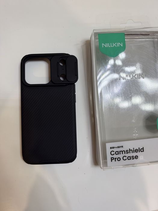 Продам чехол на IPhone 18 pro или 17pro. новый