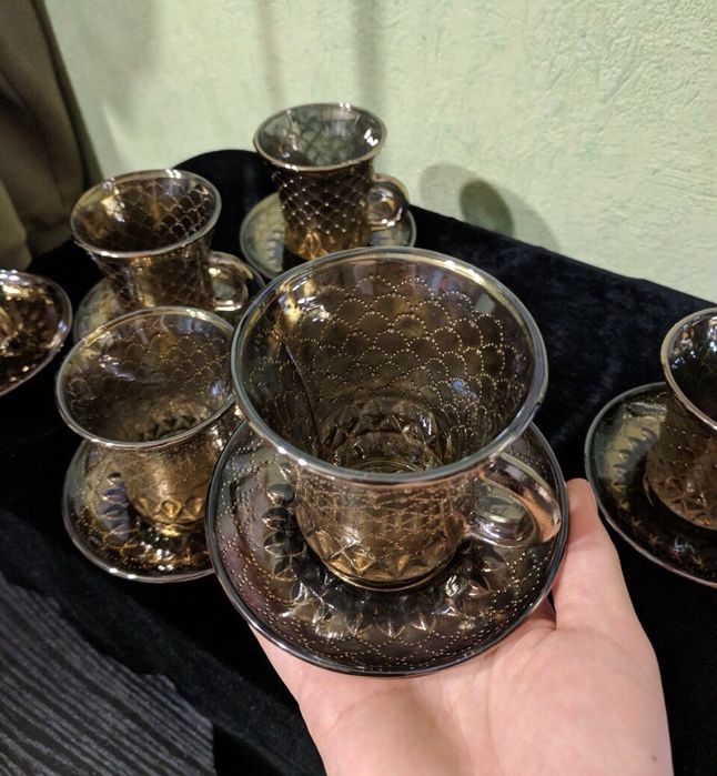 Красивый золотой кофейный сервиз на 6 персон