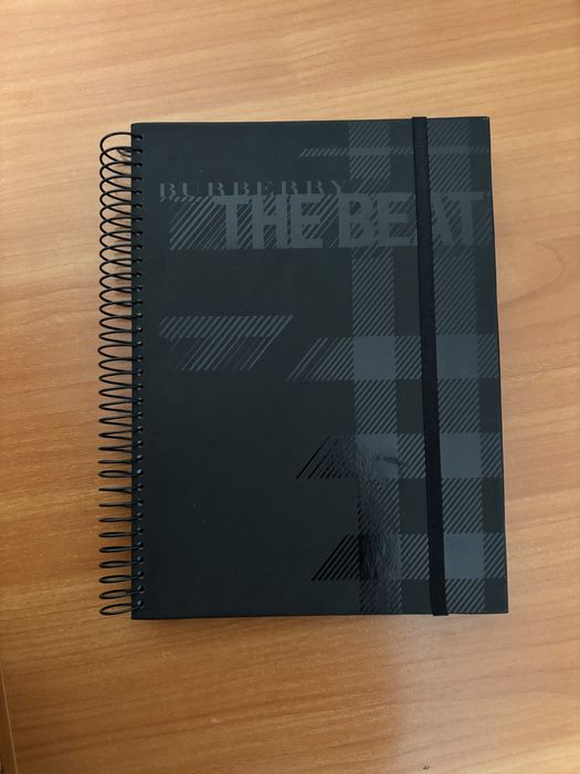 Оригінал чорний блокнот скетчбук скечбук Burberry The Beat записник А5