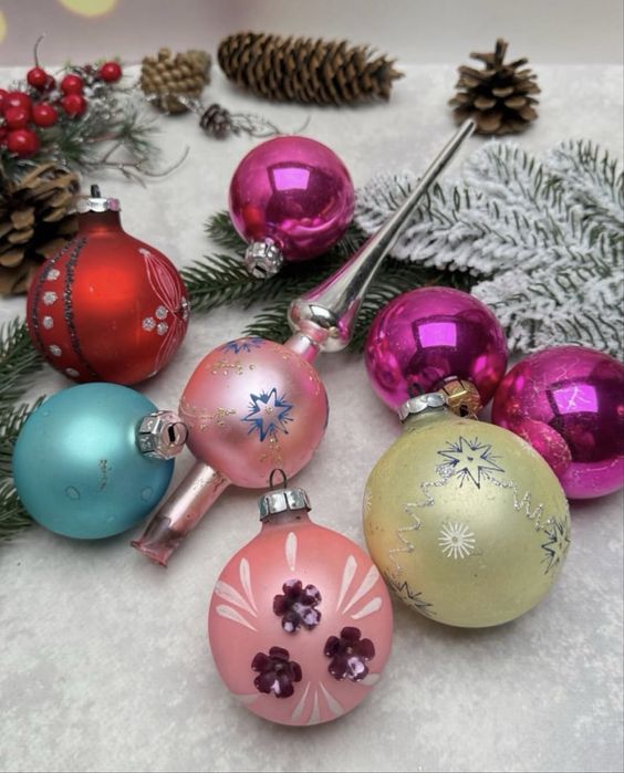 Набор новогодних игрушек, ёлочных украшений. ГДР