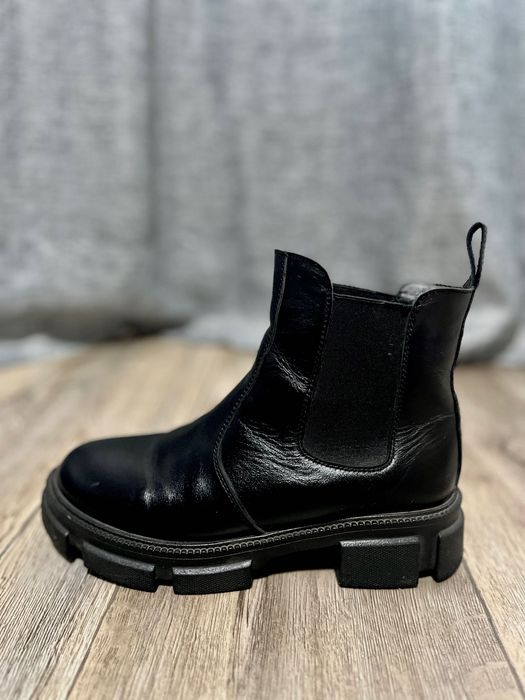 Чоботи Челсі шкіряні зимові б/у в гарному стані