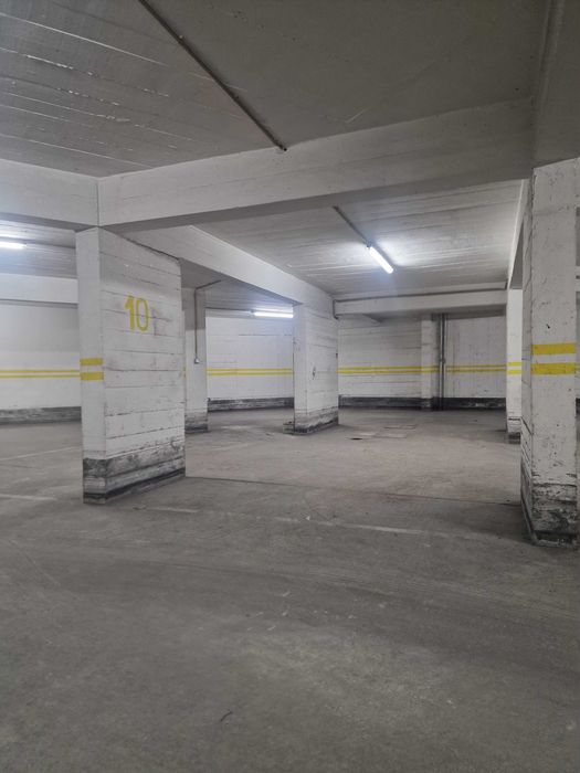 **Parqueamento no Cacém – 16 m²**