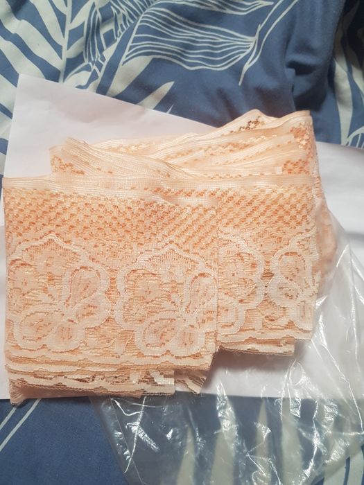 Продам кружева на юбку
