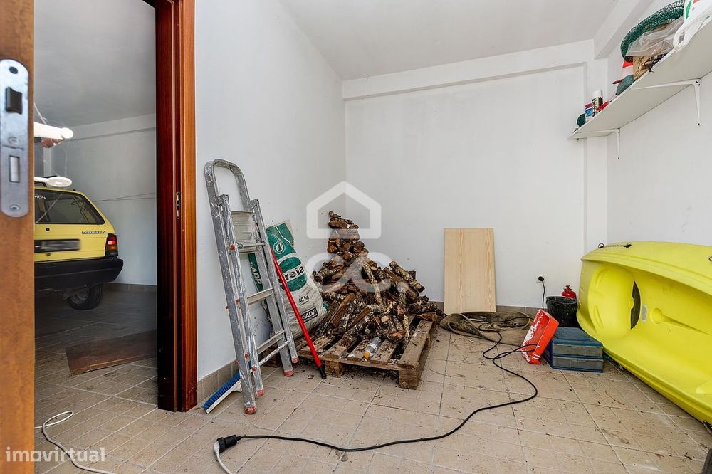 Moradia T3 c/ Quintal, Terraço e Garagem no Loteamento Quinta das Sesm