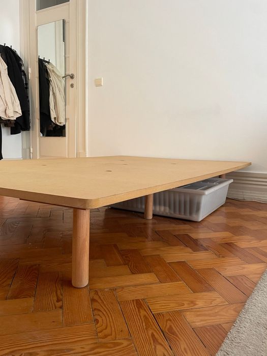 Cama de estrado com  colchão