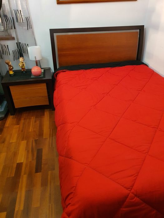 Cama Solteiro com Mesa Cabeceira