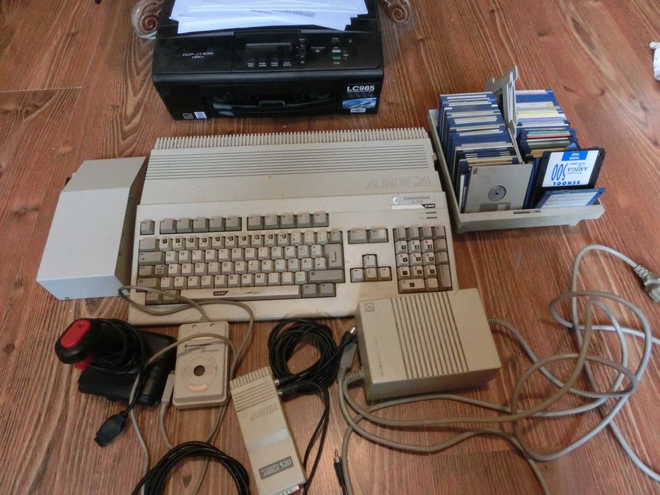 AMIGA Commodore A-500