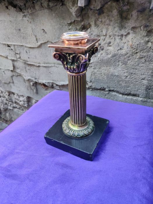 Подсвечник бронзовый