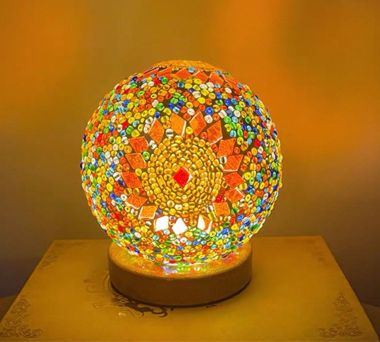 Candeeiro iluminado lindissimo. Novo. Com cabo USB.. 13*13.