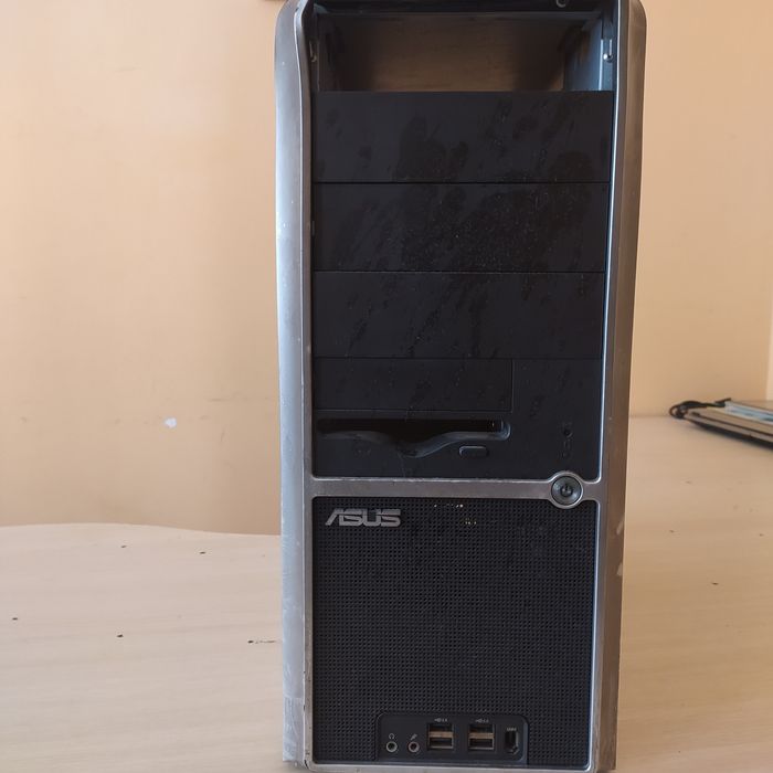 Корпус Asus (ATX )