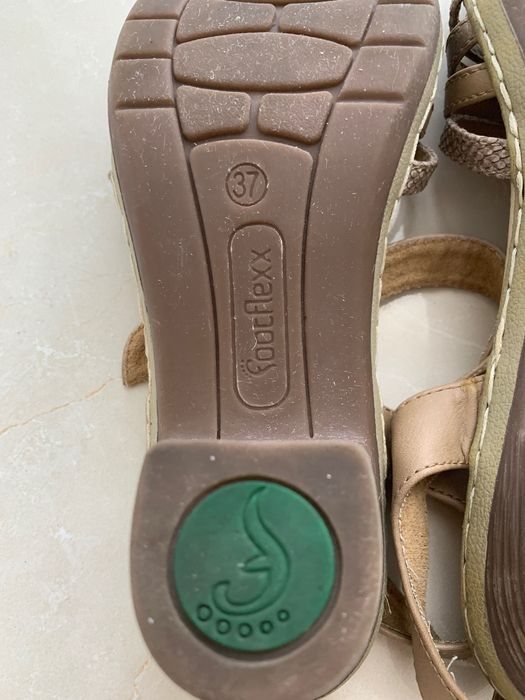 Oportunidade!! Sandálias FOOTFLEXX n°37 . Em excelente estado.