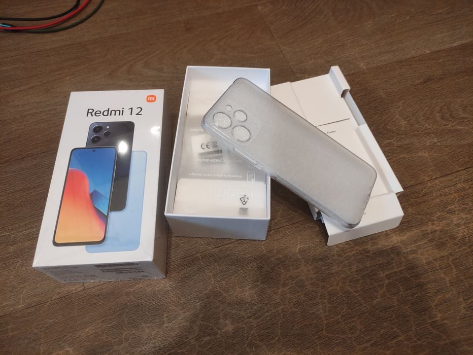 Смартфон Xiaomi Redmi 12 8/128 бу