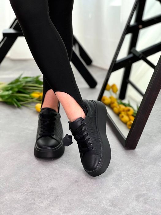 Кросівки натуральна шкіра