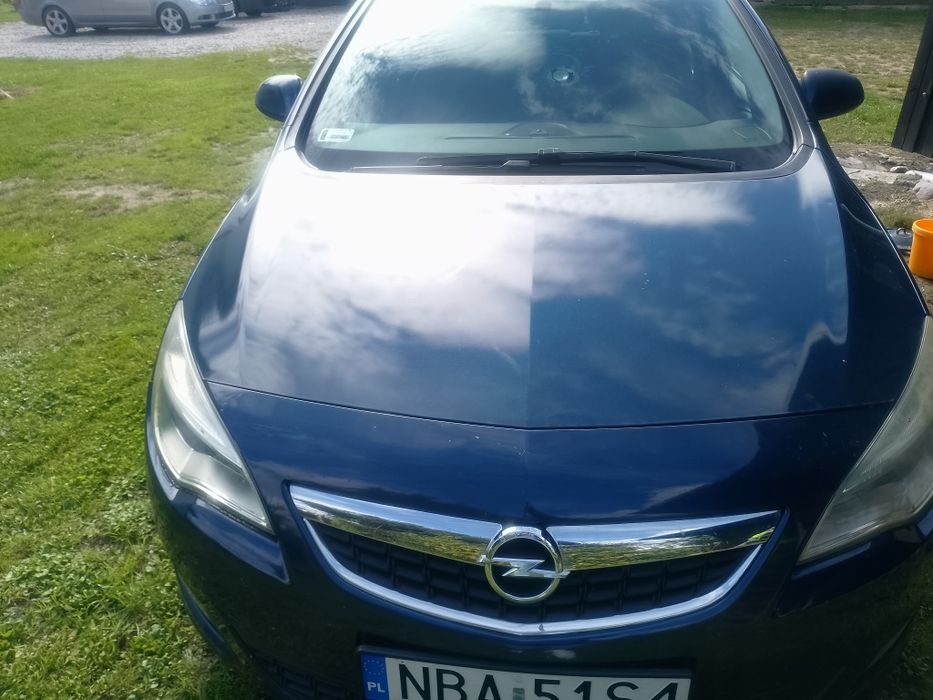 Opel  Astra  J 1.7 CDTI