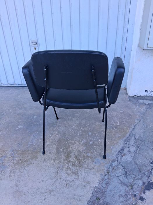 Cadeira vintage design português Daciano  da Costa Longra metalúrgica