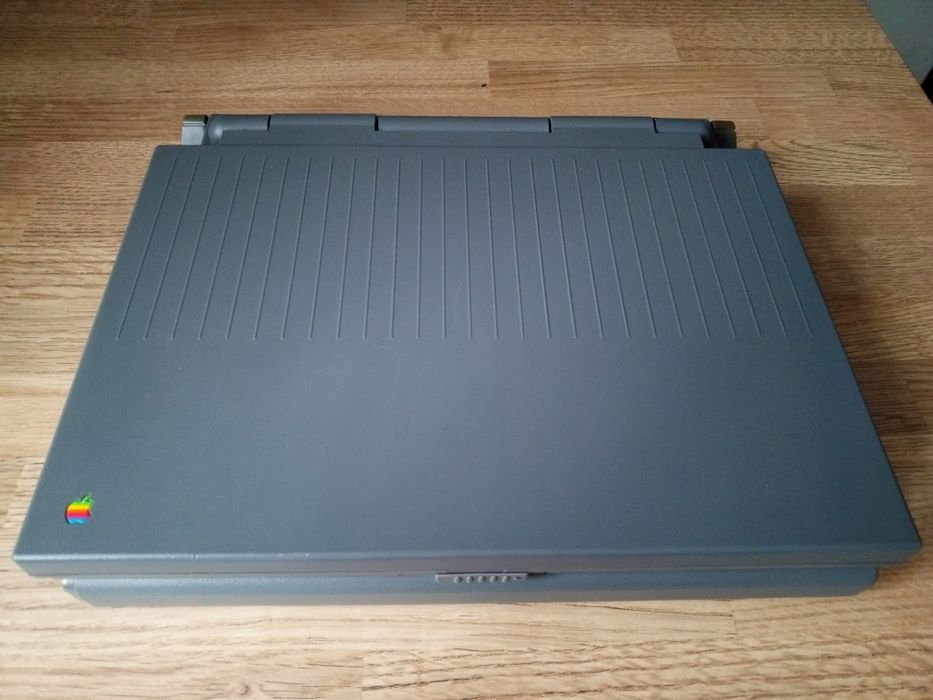 Laptop Macintosh powerbook 145 retro