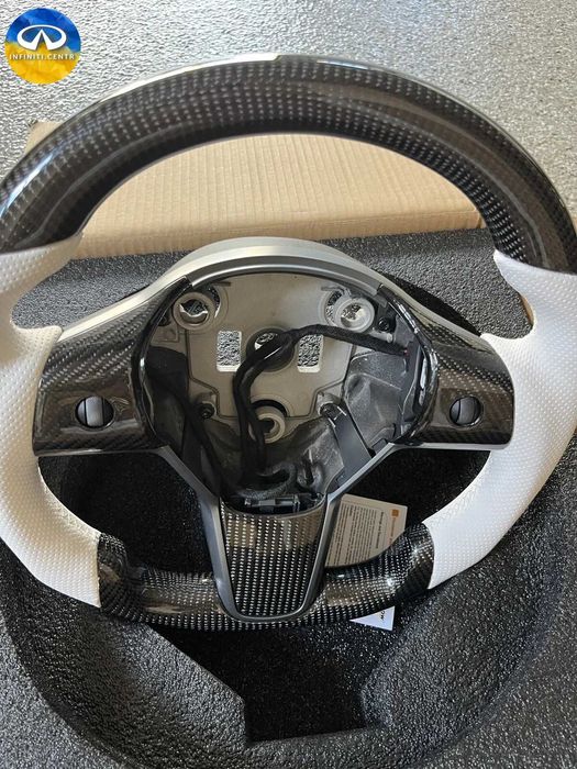 Рулевое колесо Tesla Model Y/3 из углеродного волокна
