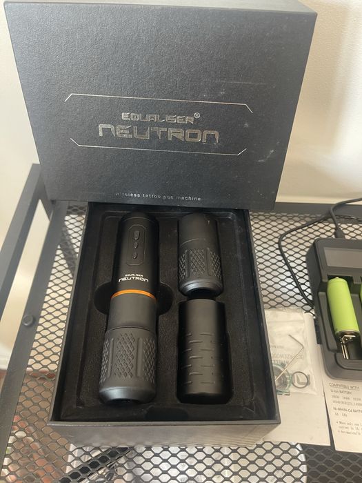 Máquina de Tatuagem Equaliser Neutron 3.5 Wireless – Como Nova
