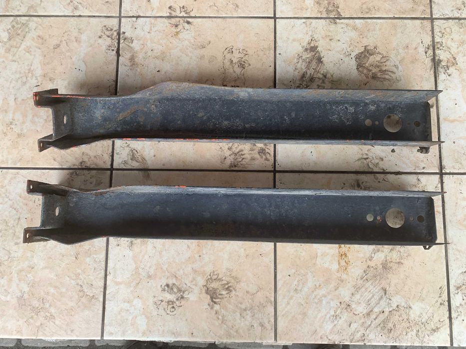 кронштейн крепления боковых габаритных огней прицепа