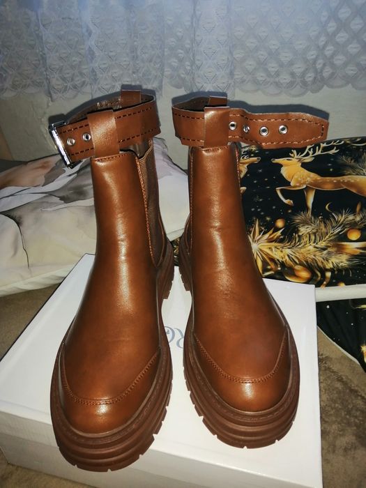 Botki z paskiem nowe