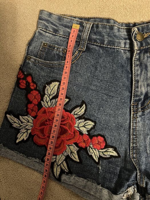 Джинсовые шорты