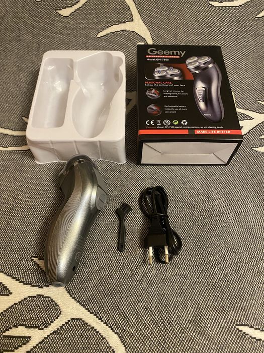 Електробритва Geemy GM 7500