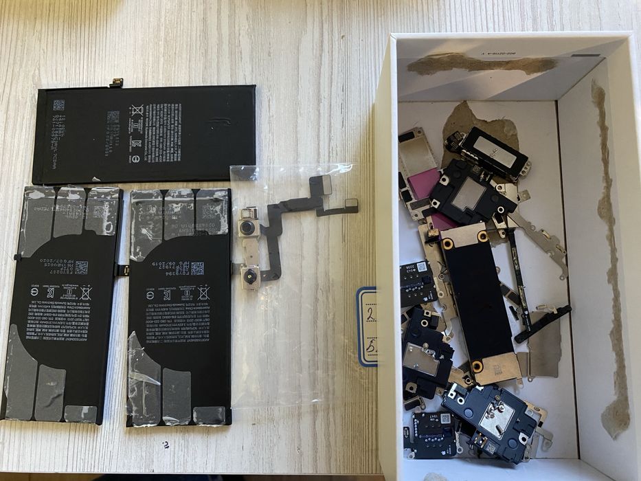 Iphone 11 дисплей корпус камера динамик плата  батарея аккумулятор