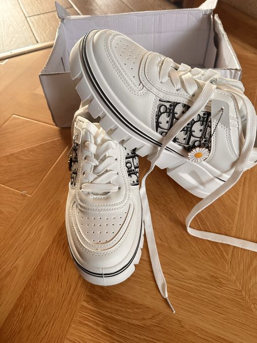 Кросівки кеди …….