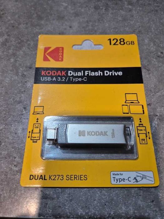 pamięć flash Kodak Dual Flash Drive K273 o pojemności 128 GB.