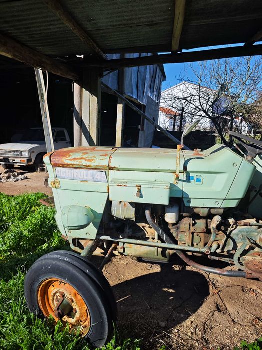 Tractor Agrícola AGRIFULL 45 + Atrelado + Alfaias agrículas