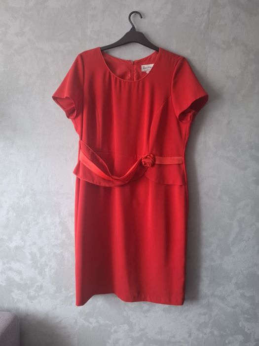 Elegancka koktajlowa czerwona sukienka Żan Mar
